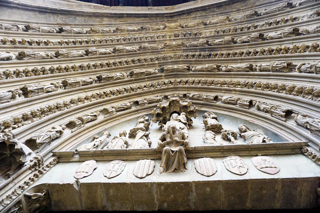 Apartamentos Turisticos Rio Gallego ويسكا المظهر الخارجي الصورة